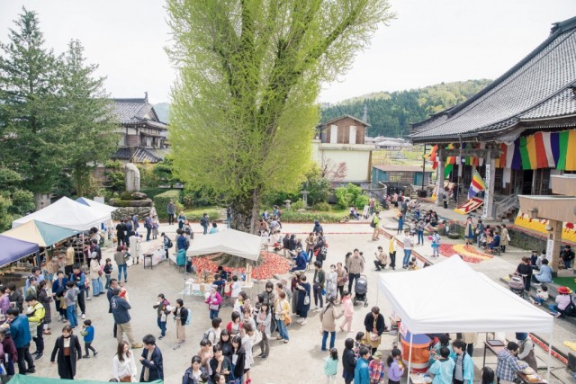 マルシェをお楽しみください